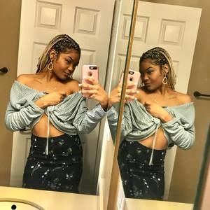 Meet your Posher, Simone